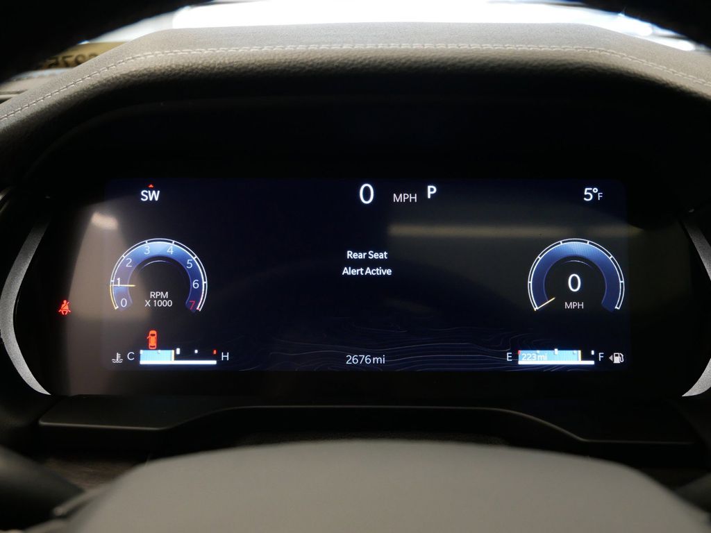 Thumbnail: 2025 Jeep Grand Cherokee L - 16