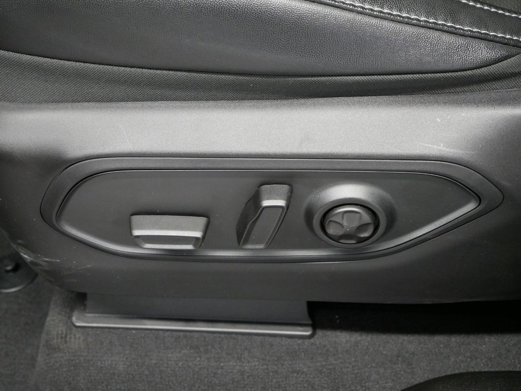 Thumbnail: 2025 Jeep Grand Cherokee L - 37