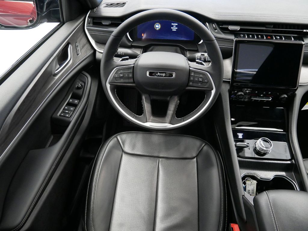 Thumbnail: 2025 Jeep Grand Cherokee L - 12