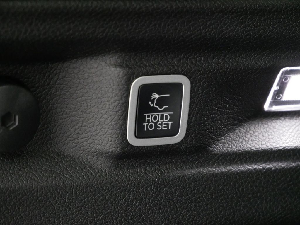 Thumbnail: 2025 Jeep Grand Cherokee L - 30