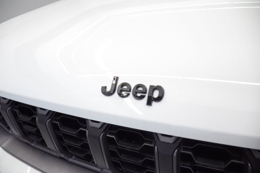 Thumbnail: 2026 Jeep Grand Cherokee L - 7