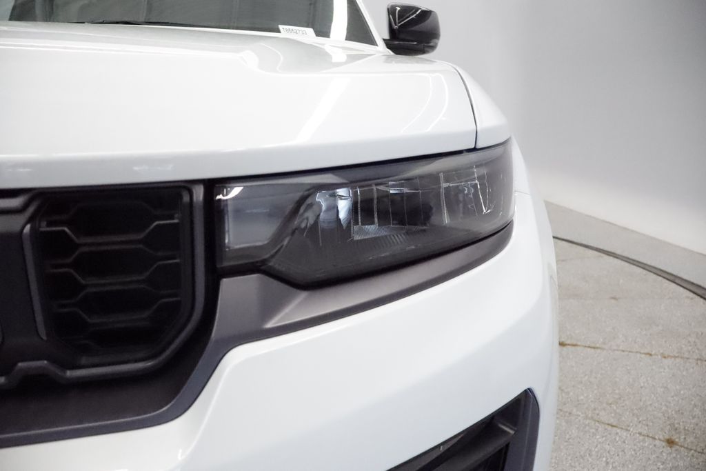 Thumbnail: 2026 Jeep Grand Cherokee L - 15