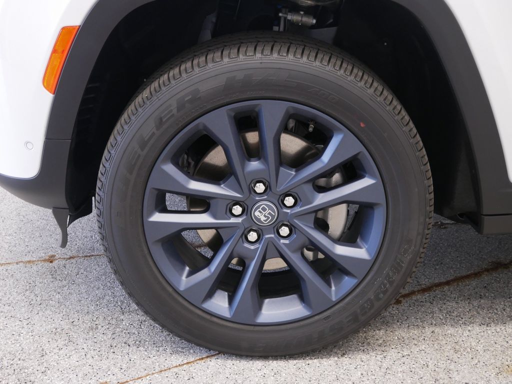 Thumbnail: 2026 Jeep Grand Cherokee L - 7