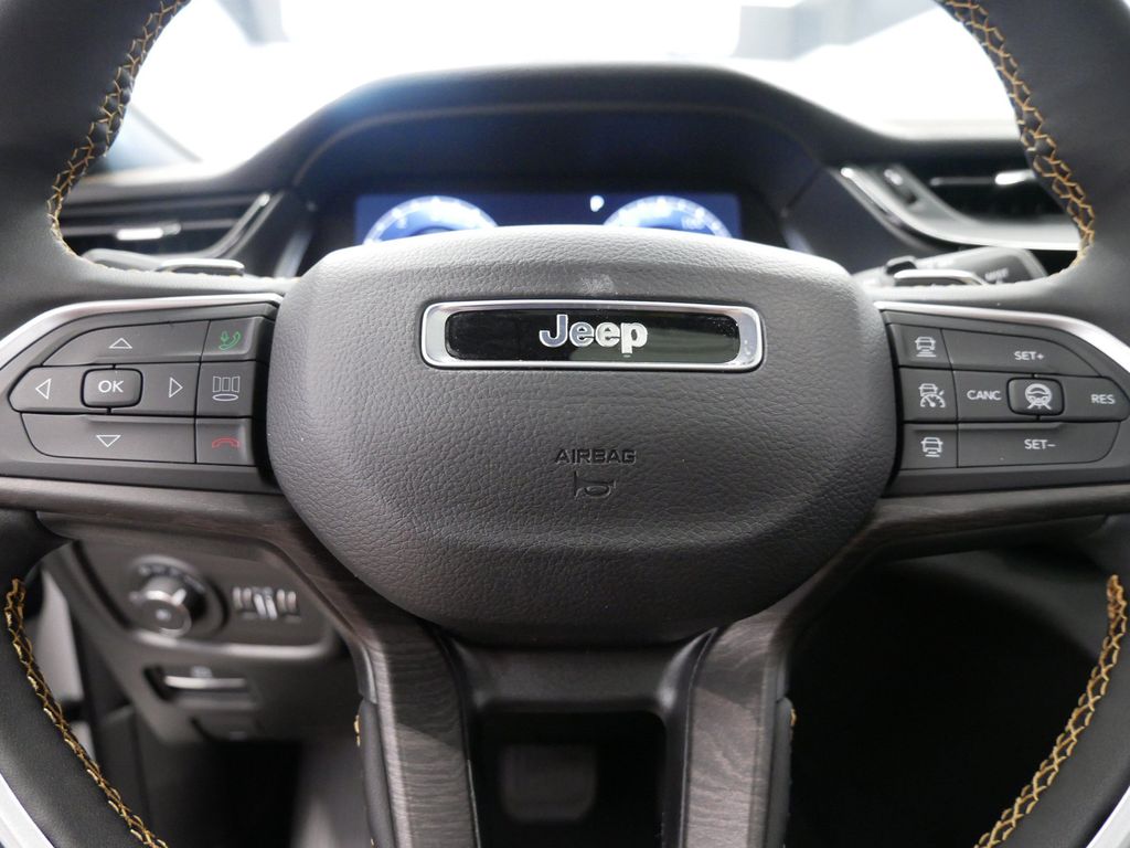 Thumbnail: 2026 Jeep Grand Cherokee L - 23