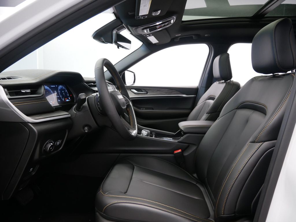 Thumbnail: 2026 Jeep Grand Cherokee L - 9