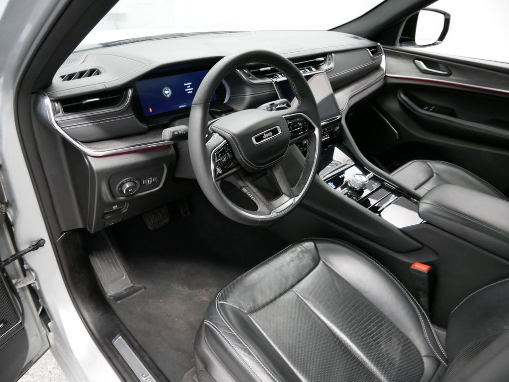 Thumbnail: 2024 Jeep Grand Cherokee L - 2