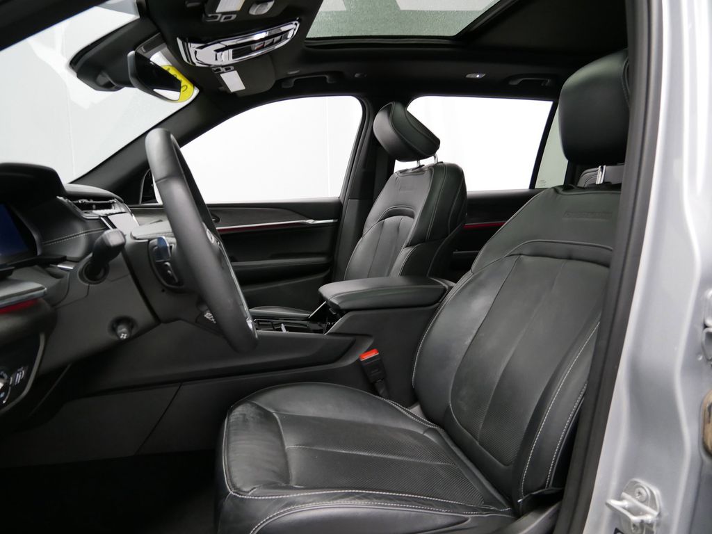 Thumbnail: 2024 Jeep Grand Cherokee L - 9