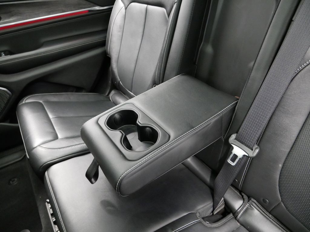 Thumbnail: 2024 Jeep Grand Cherokee L - 13