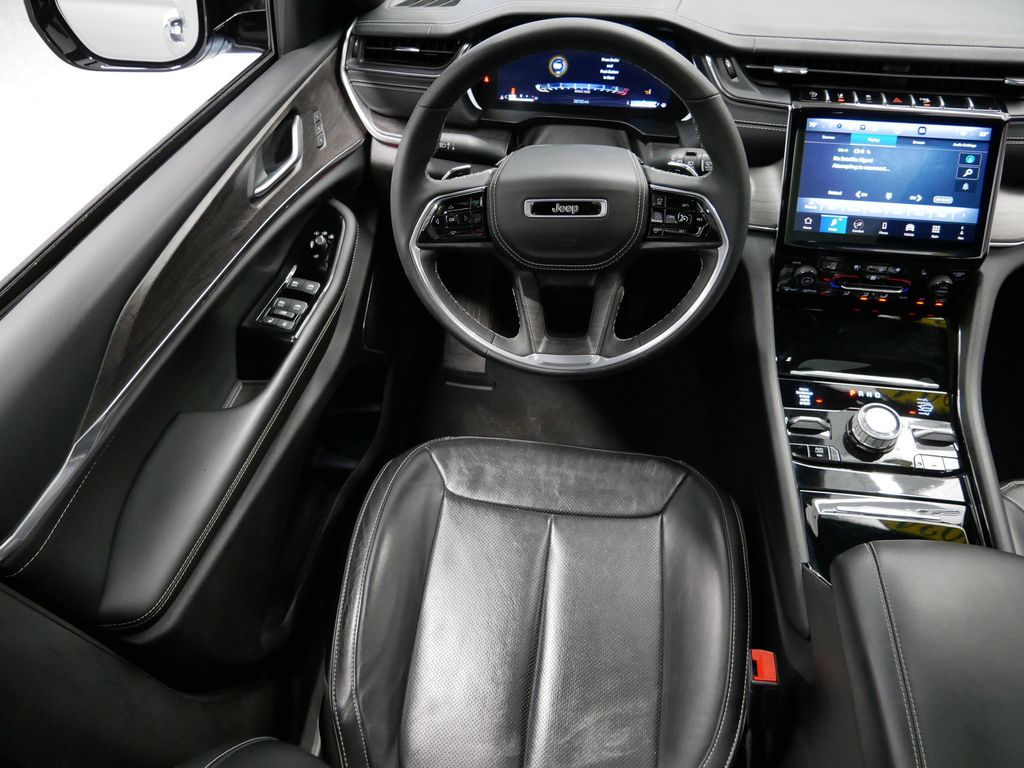 Thumbnail: 2024 Jeep Grand Cherokee L - 8