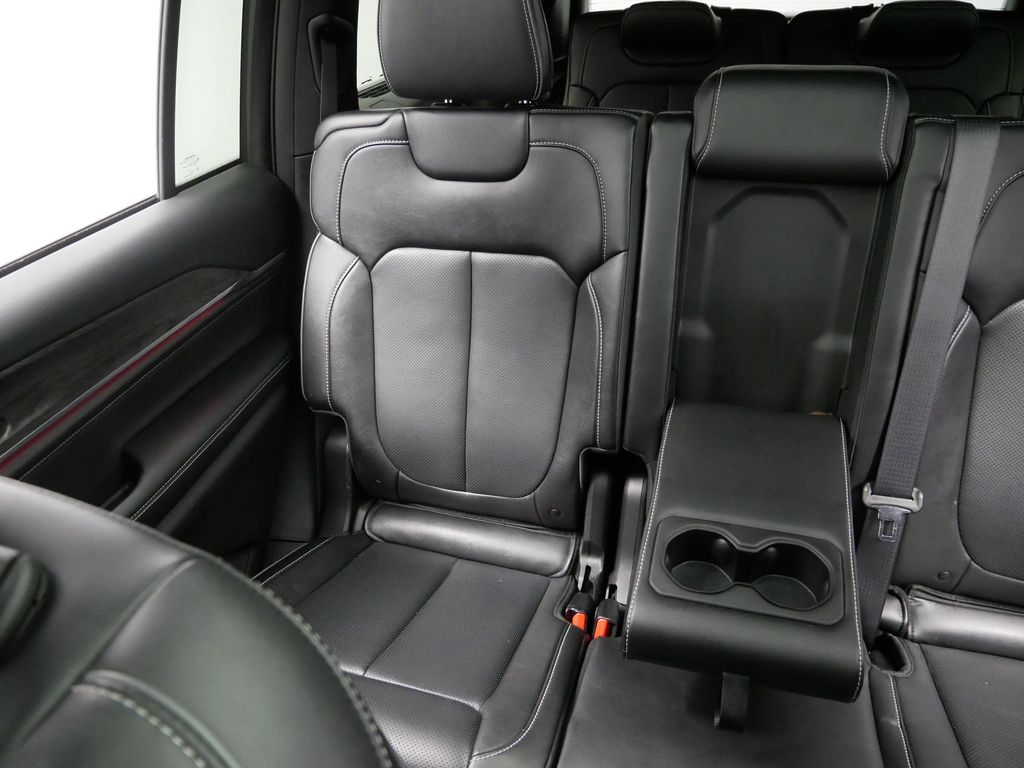 Thumbnail: 2024 Jeep Grand Cherokee L - 28