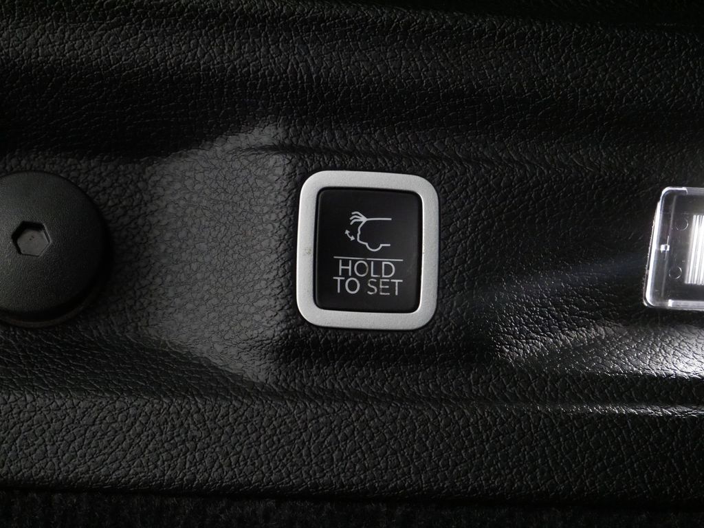 Thumbnail: 2024 Jeep Grand Cherokee L - 23