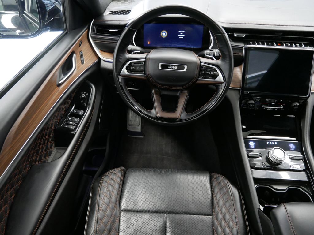 Thumbnail: 2022 Jeep Grand Cherokee L - 8