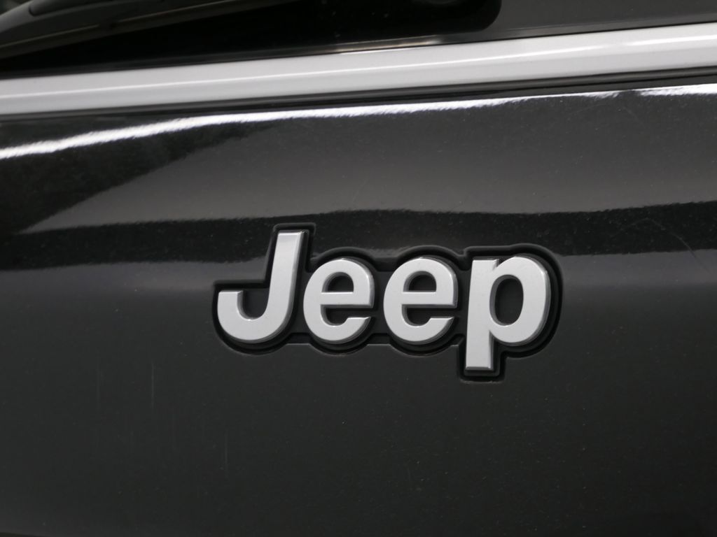 Thumbnail: 2022 Jeep Grand Cherokee L - 56