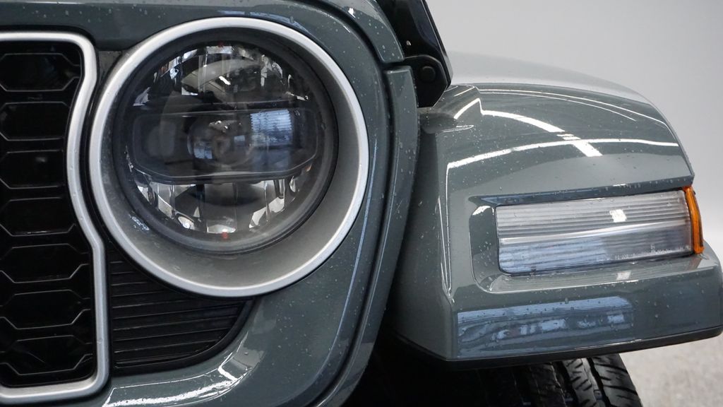 Thumbnail: 2024 Jeep Wrangler - 25