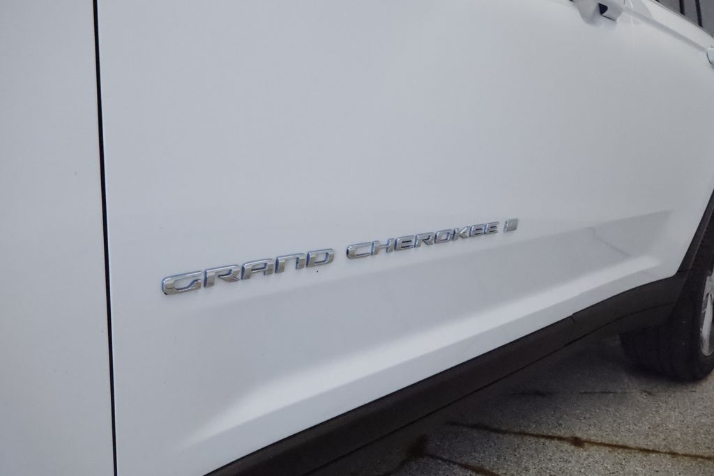 Thumbnail: 2022 Jeep Grand Cherokee - 22