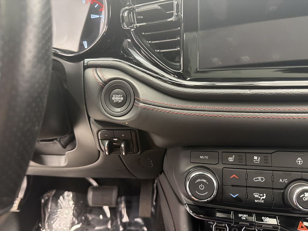 Thumbnail: 2022 Dodge Durango - 12