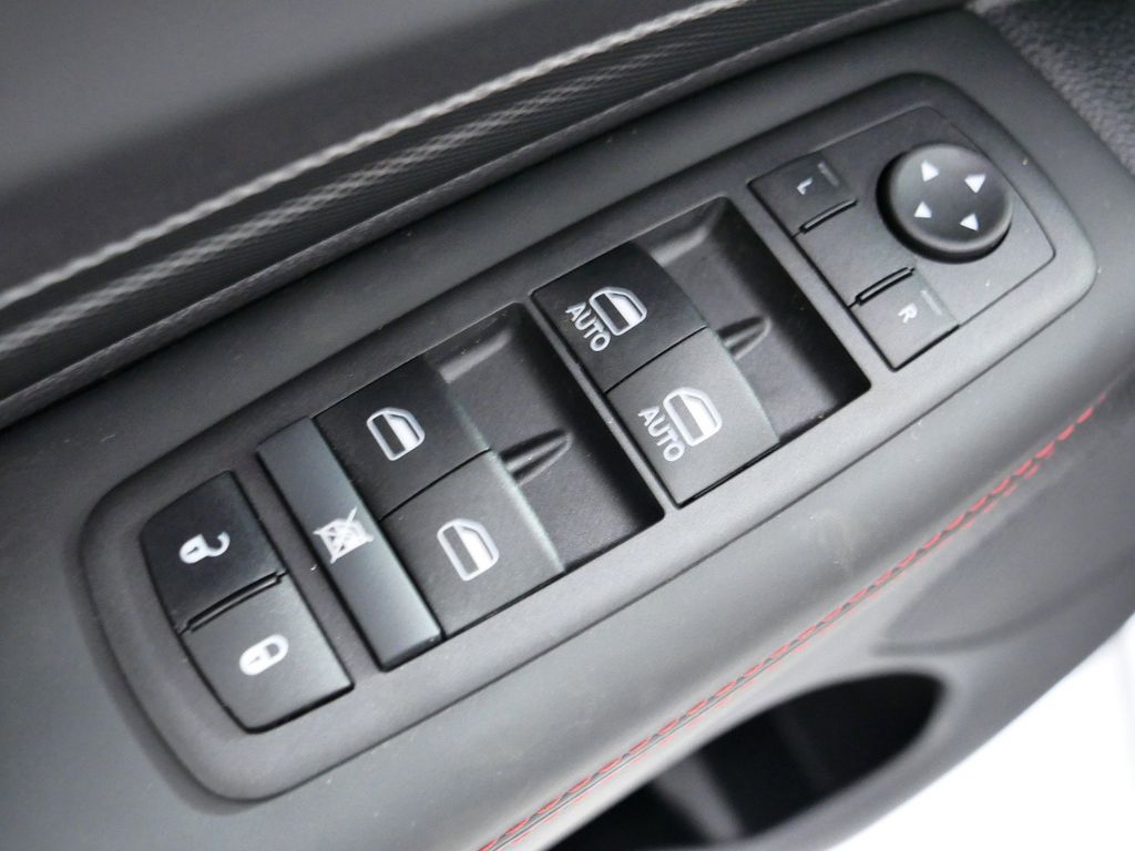 2025 Dodge Durango R/T 37