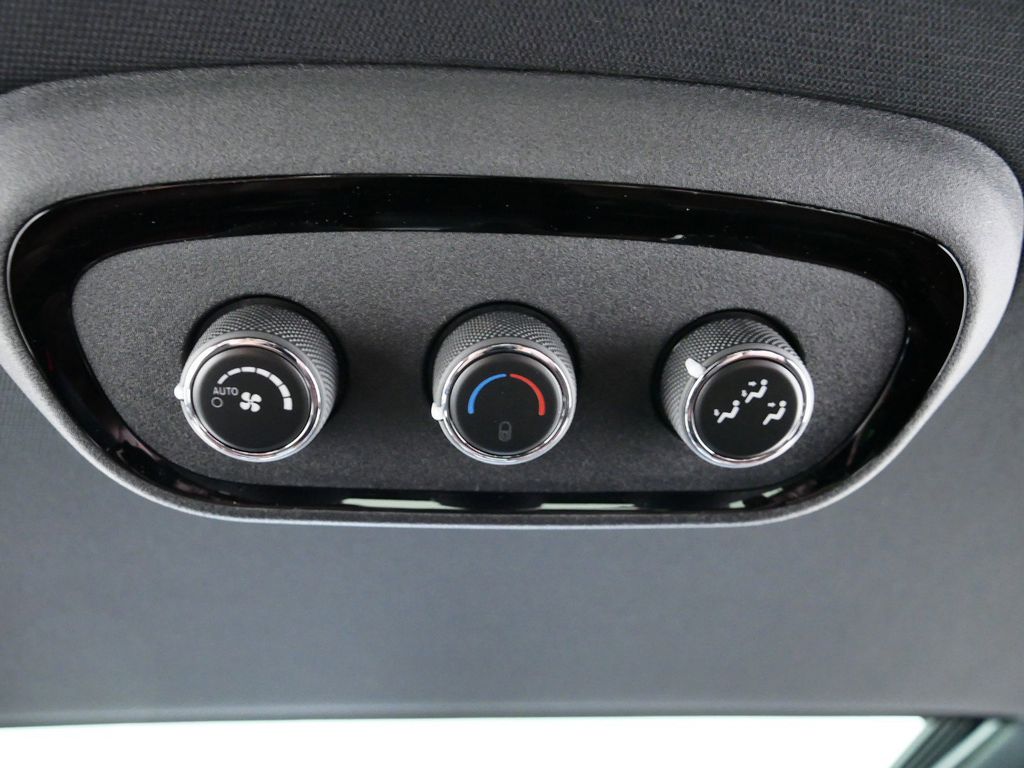 2025 Dodge Durango R/T 33