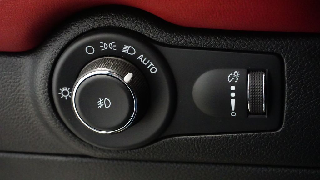 Thumbnail: 2022 Dodge Durango - 32