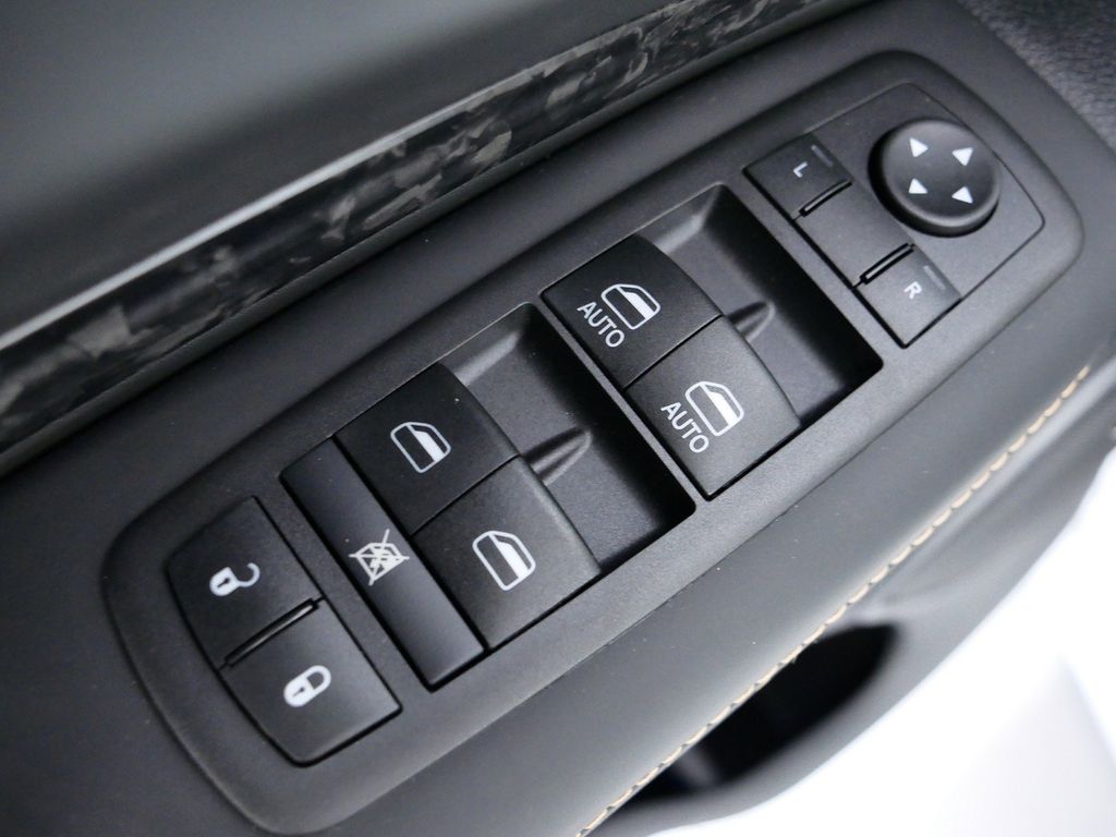 2025 Dodge Durango R/T 36