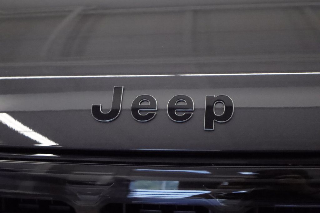 Thumbnail: 2026 Jeep Grand Wagoneer L - 7