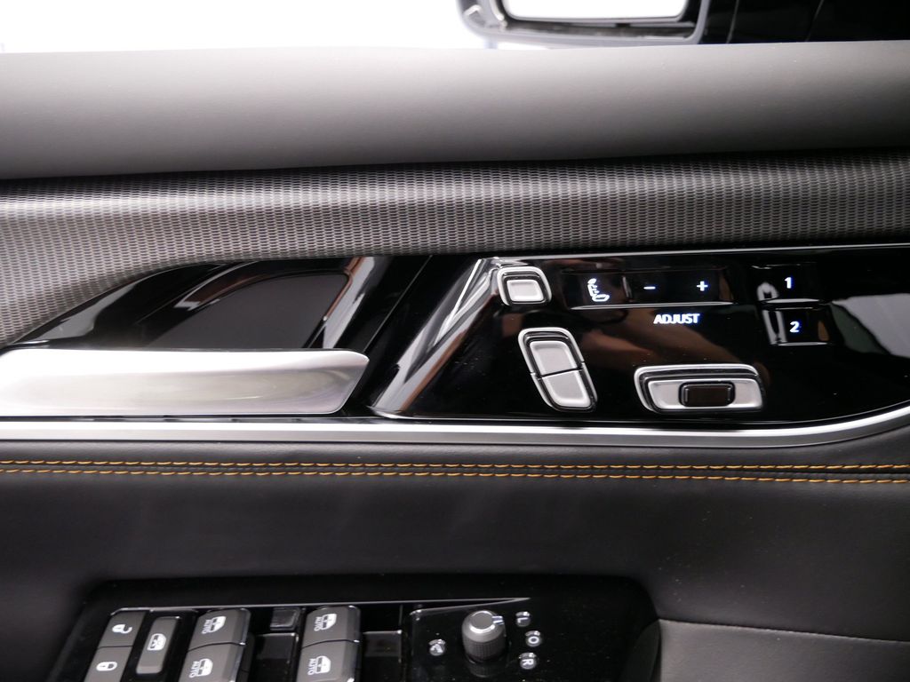 Thumbnail: 2026 Jeep Grand Wagoneer L - 20