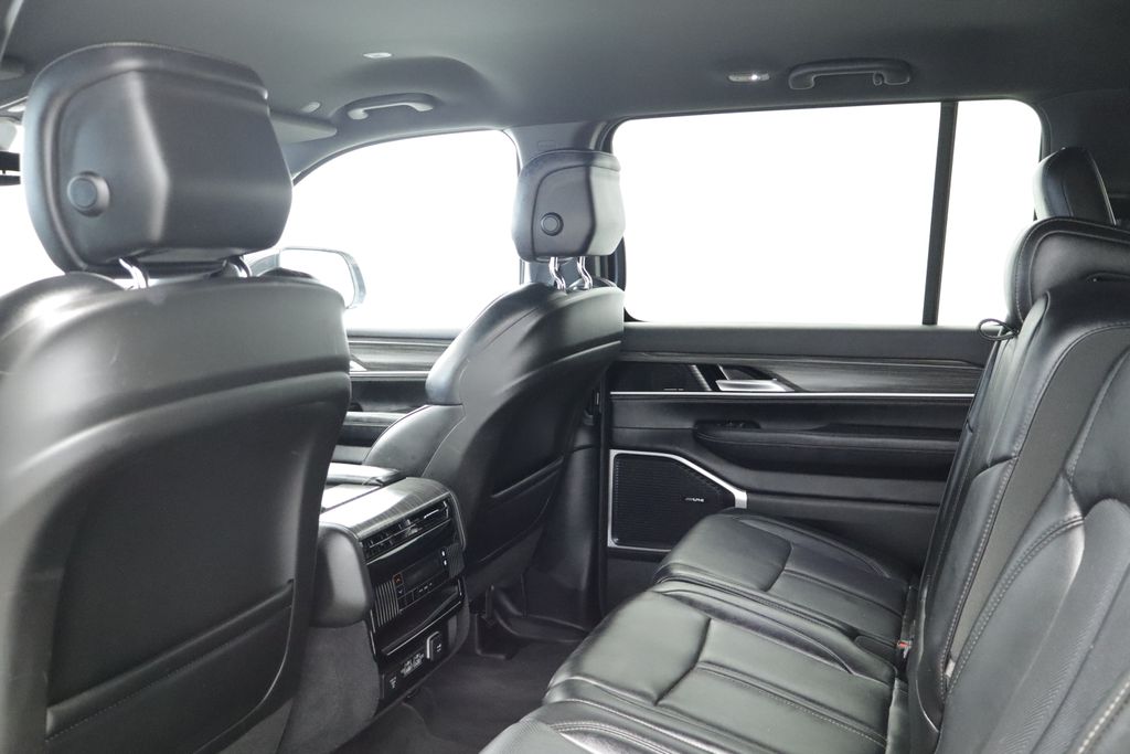 Thumbnail: 2024 Jeep Wagoneer - 26