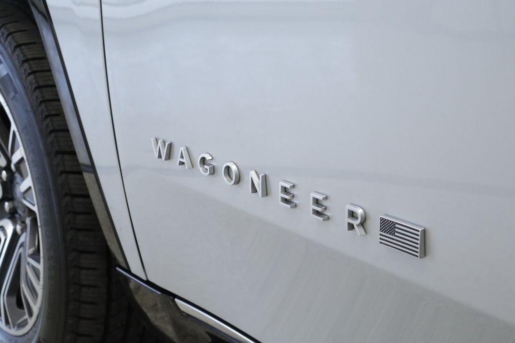Thumbnail: 2024 Jeep Wagoneer - 7