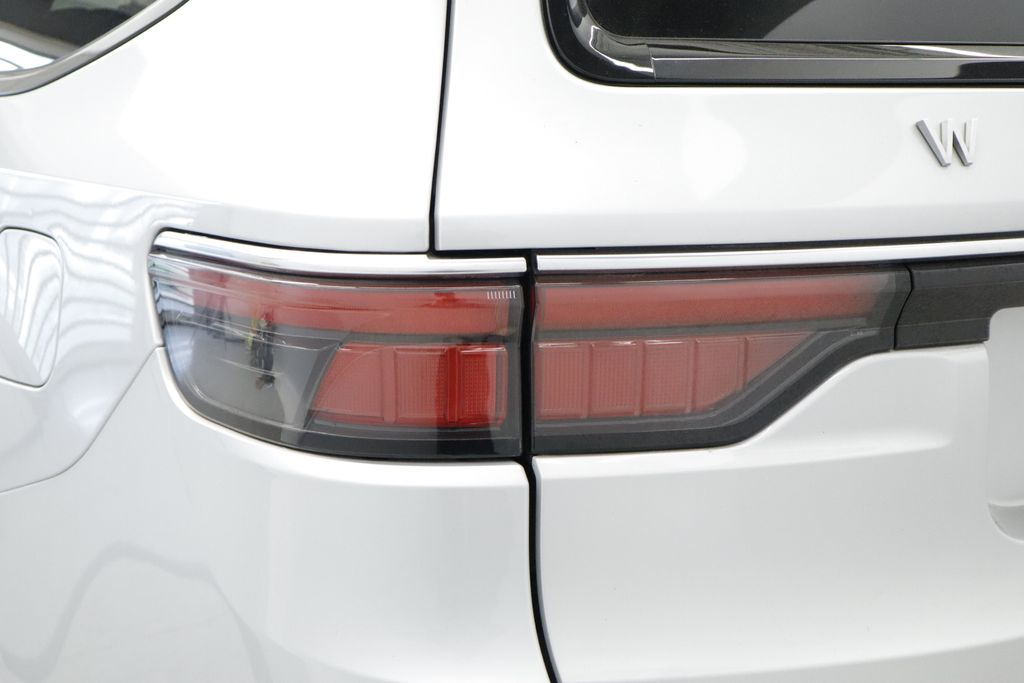 Thumbnail: 2024 Jeep Wagoneer - 23