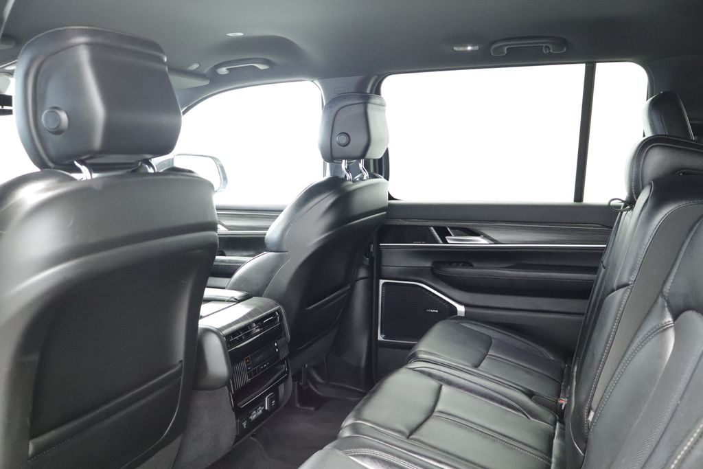 Thumbnail: 2024 Jeep Wagoneer - 26