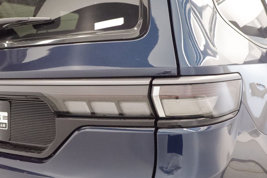 Thumbnail: 2026 Jeep Grand Wagoneer - 22