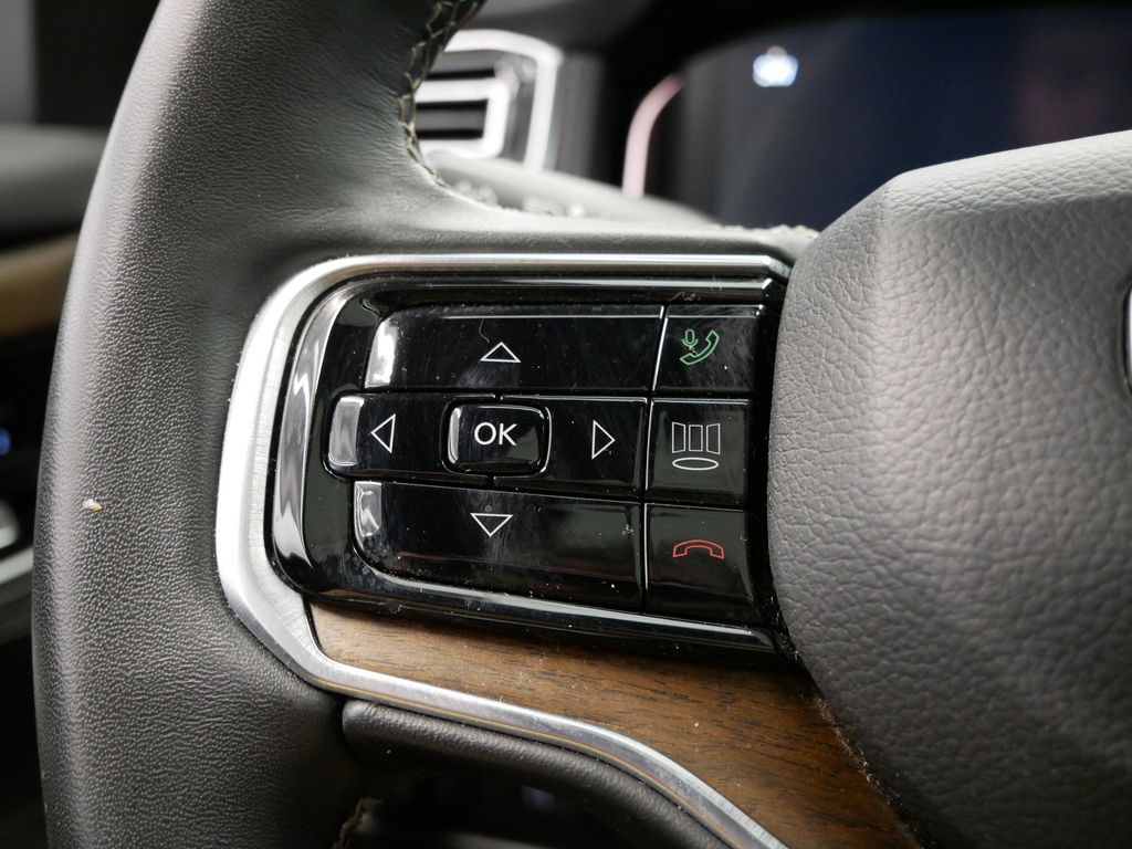 Thumbnail: 2023 Jeep Grand Wagoneer - 29