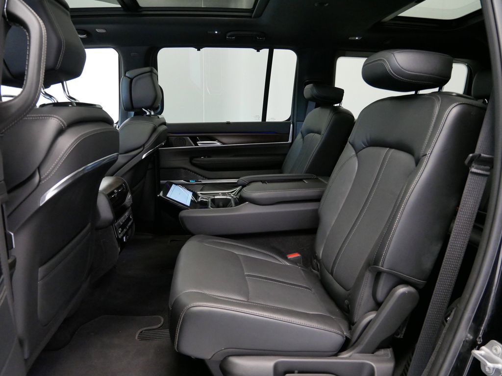 Thumbnail: 2023 Jeep Grand Wagoneer - 20