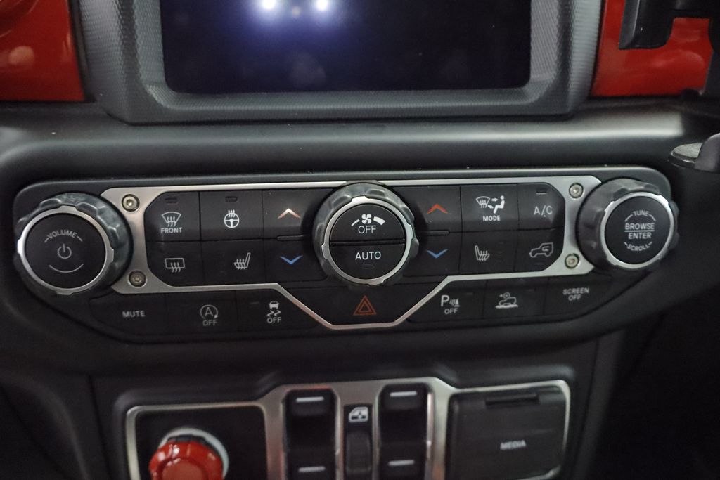 Thumbnail: 2021 Jeep Gladiator - 26