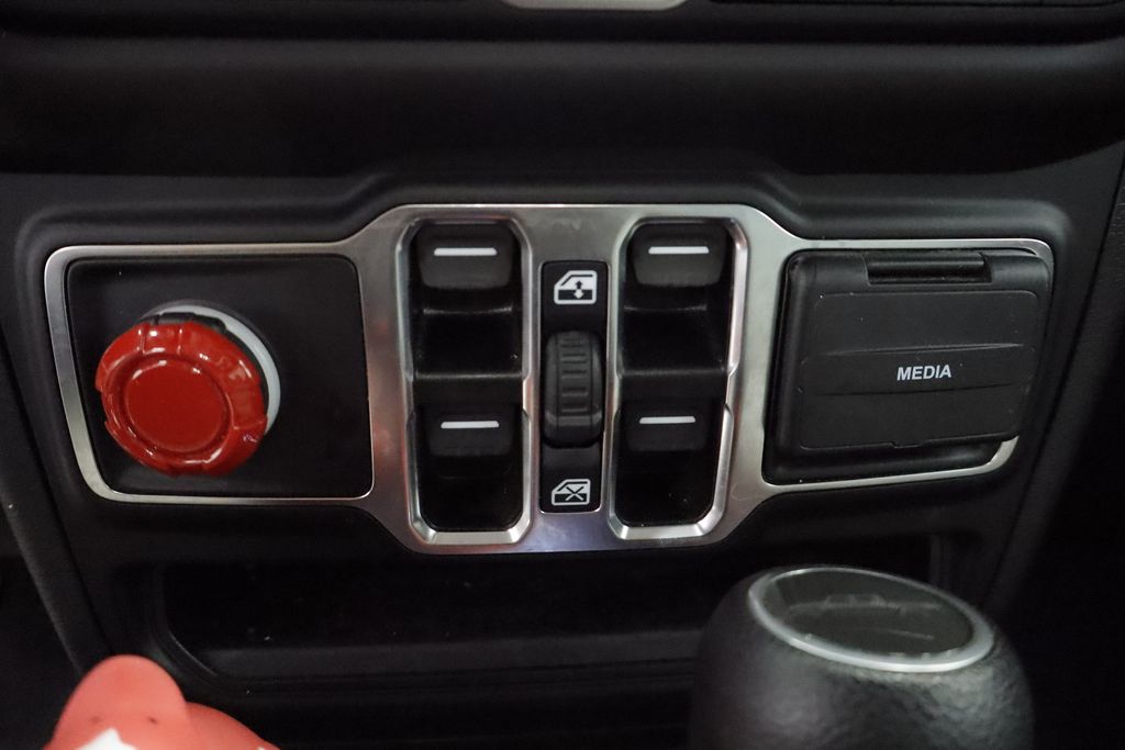 Thumbnail: 2021 Jeep Gladiator - 27