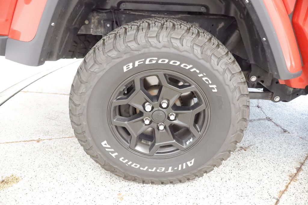 Thumbnail: 2021 Jeep Gladiator - 18