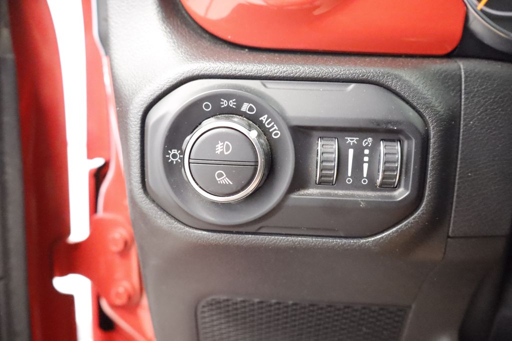 Thumbnail: 2021 Jeep Gladiator - 22