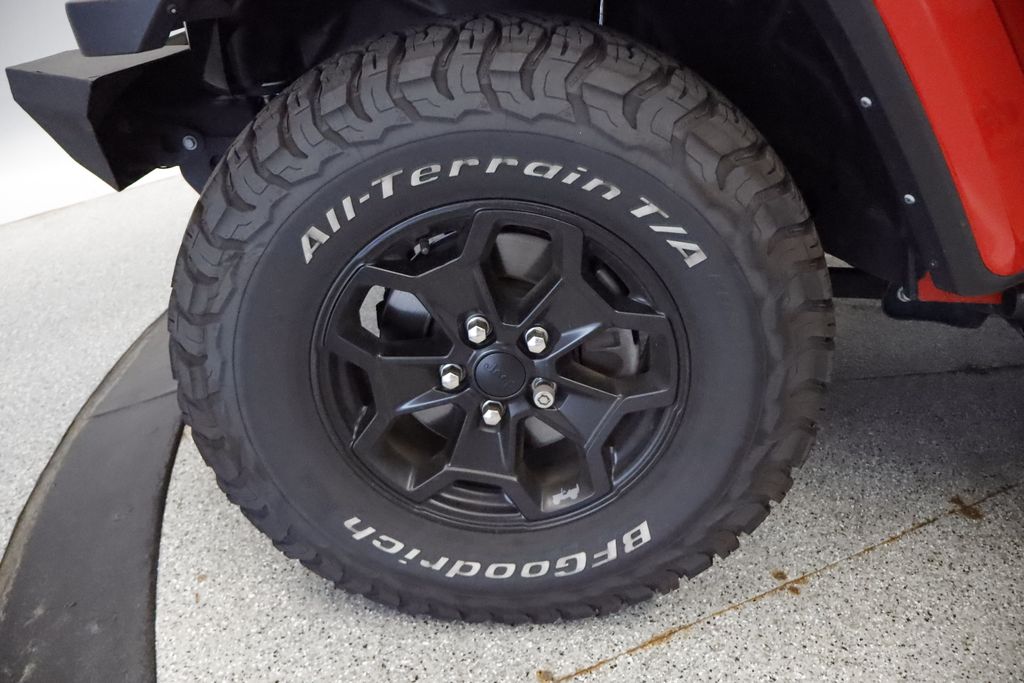 Thumbnail: 2021 Jeep Gladiator - 5