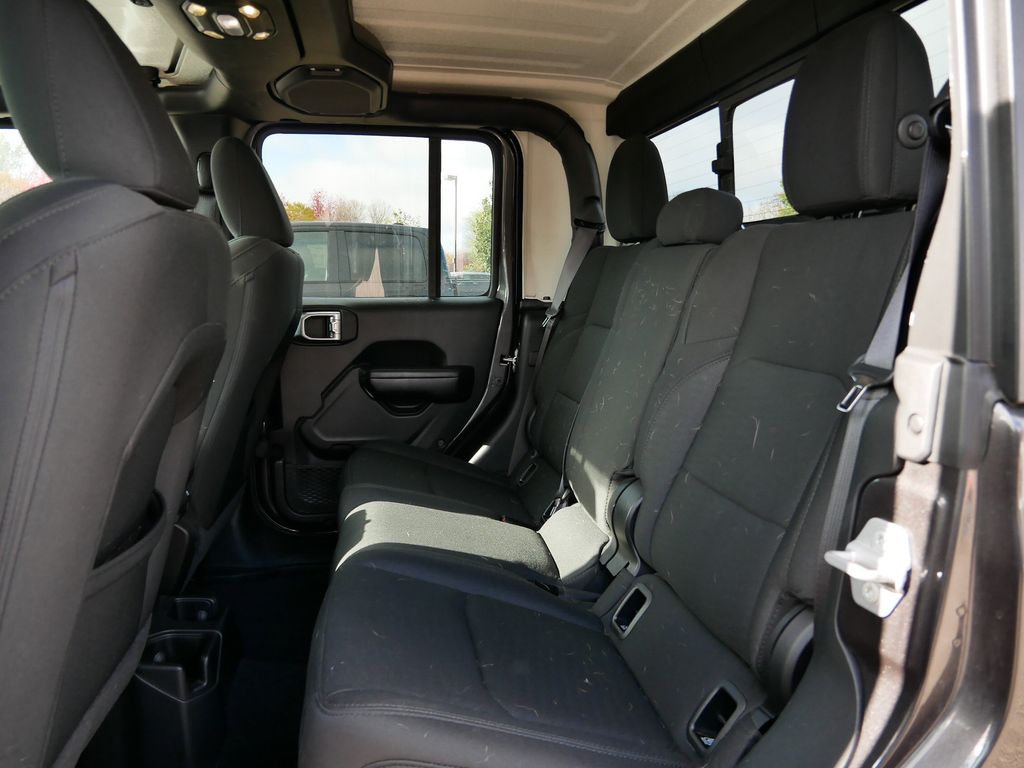 Thumbnail: 2020 Jeep Gladiator - 11