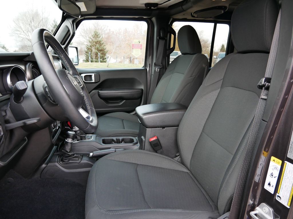 Thumbnail: 2020 Jeep Gladiator - 9