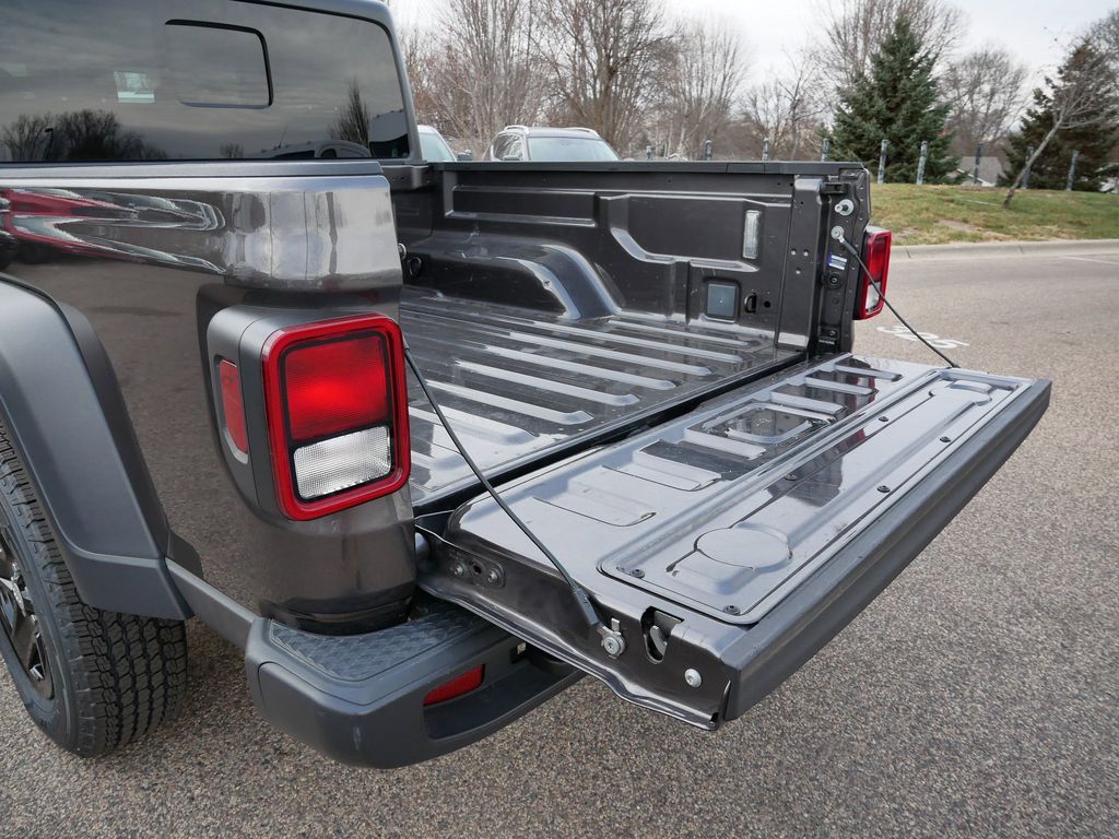 Thumbnail: 2020 Jeep Gladiator - 21