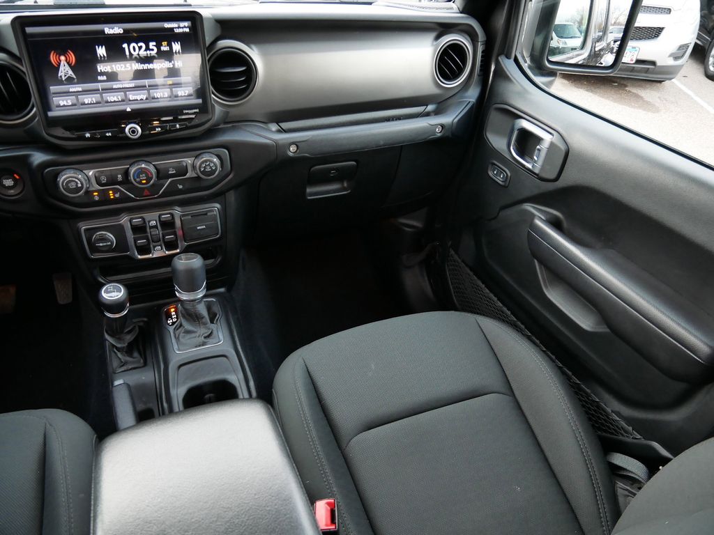 Thumbnail: 2020 Jeep Gladiator - 13