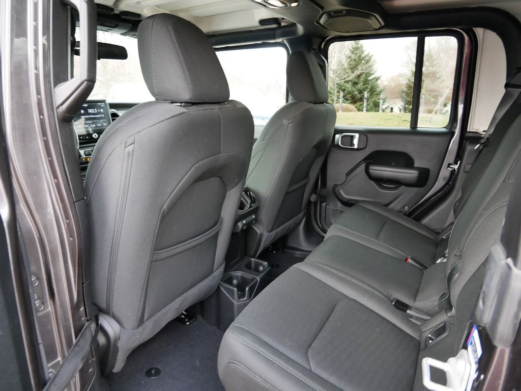 Thumbnail: 2020 Jeep Gladiator - 11