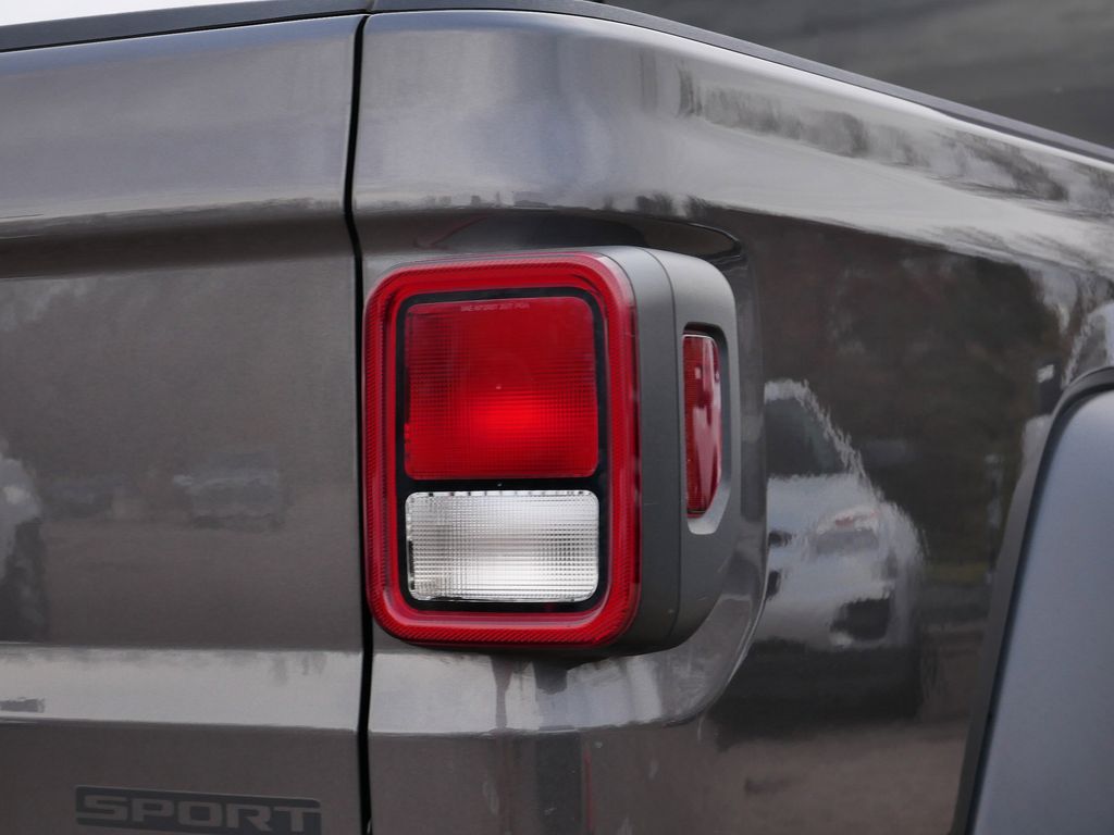 Thumbnail: 2020 Jeep Gladiator - 47