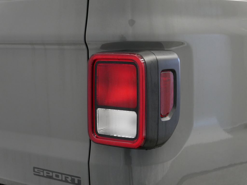2021 Jeep Gladiator Sport 46