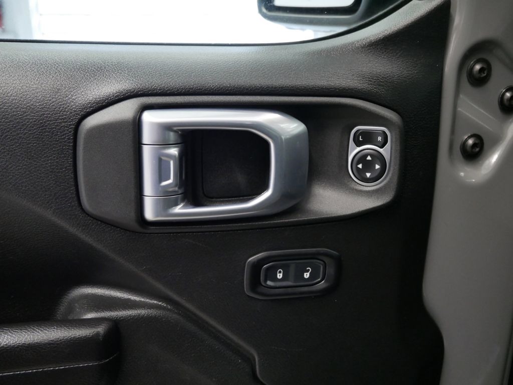 2021 Jeep Gladiator Sport 23