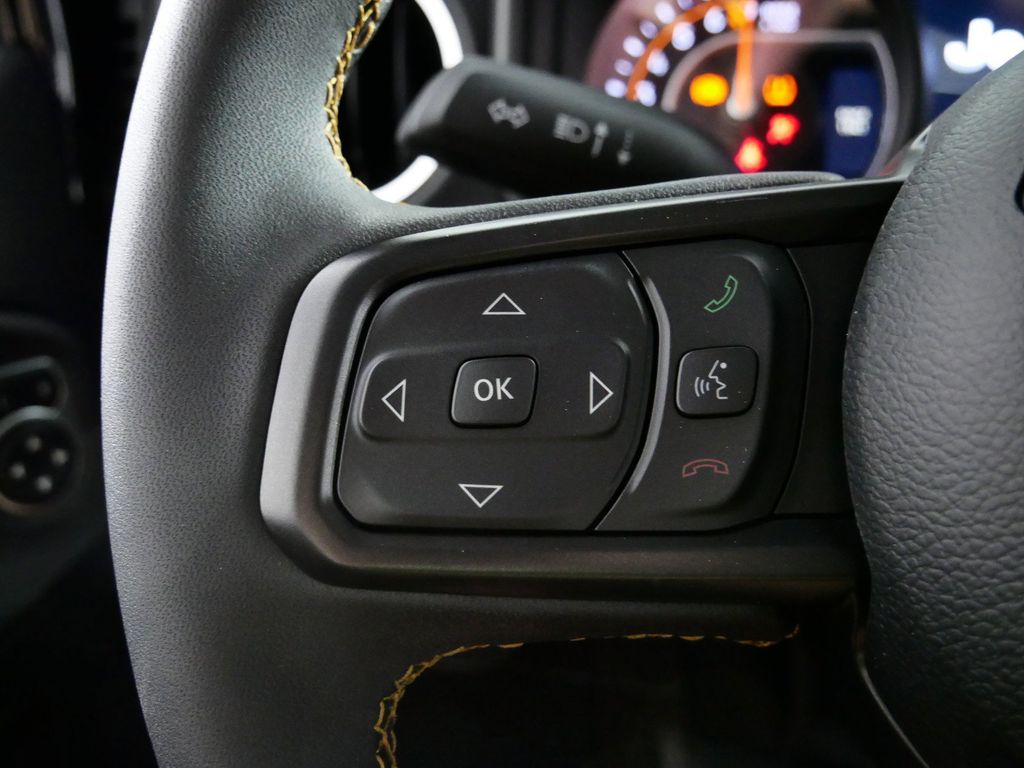 Thumbnail: 2024 Jeep Gladiator - 37