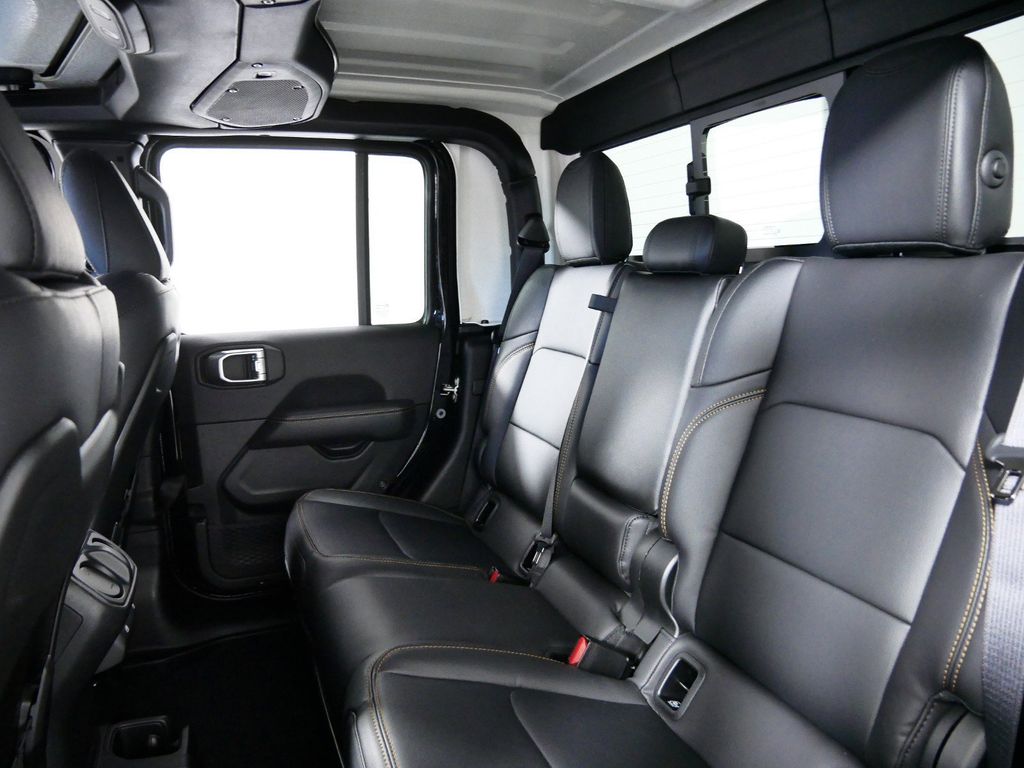 Thumbnail: 2024 Jeep Gladiator - 28