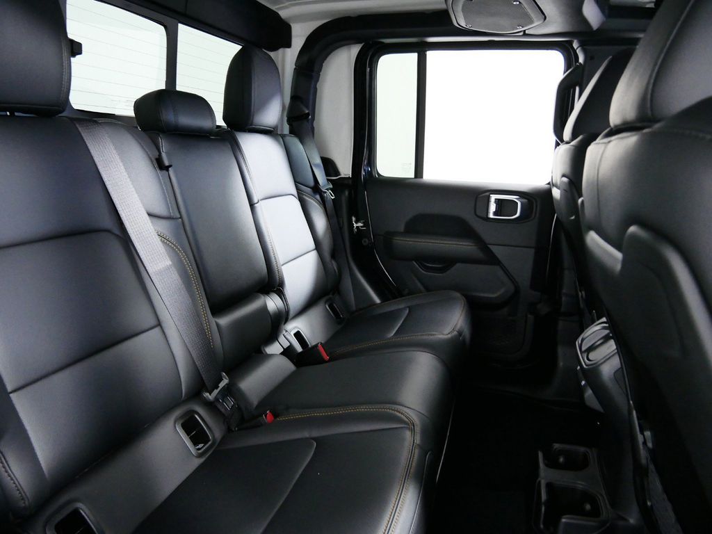 Thumbnail: 2024 Jeep Gladiator - 26