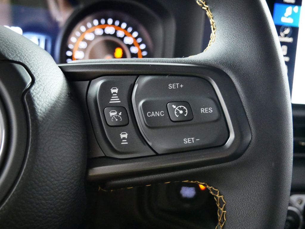 Thumbnail: 2024 Jeep Gladiator - 38